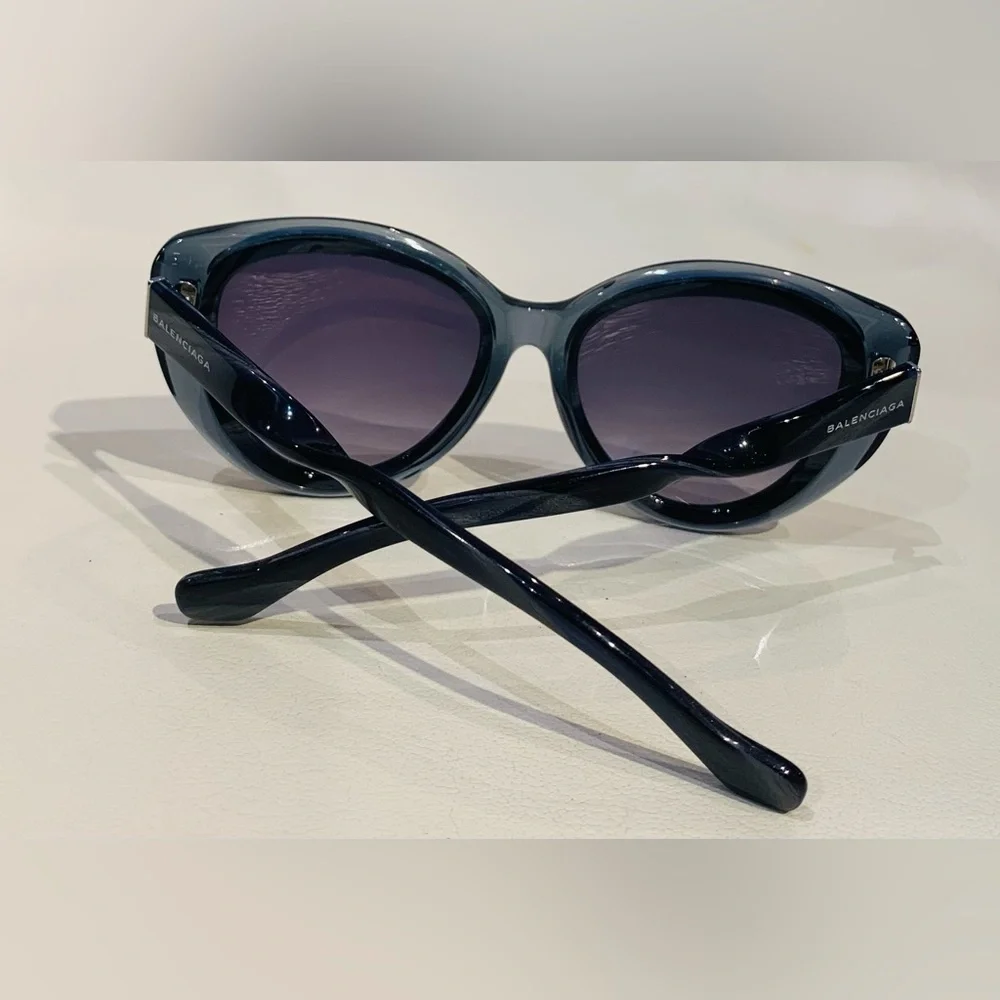 New Balenciaga Sunglasses - Picture 8 of 9